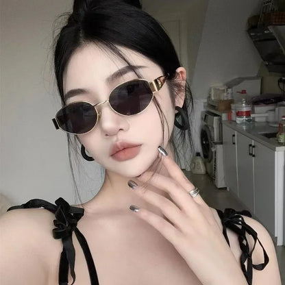 Vintage Oval Sunglasses - retinosa