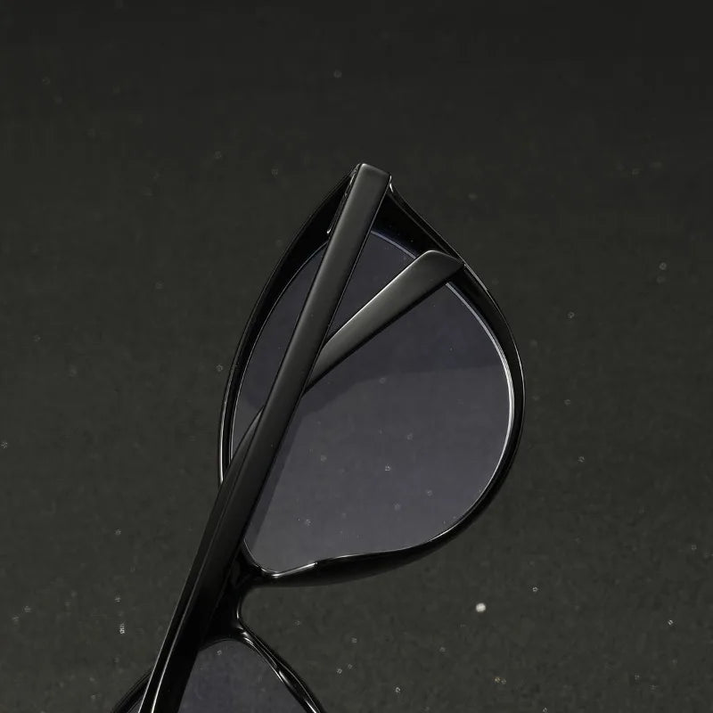 Women's Plastic Cat-Eye Minimalist Personality Glasses - retinosa